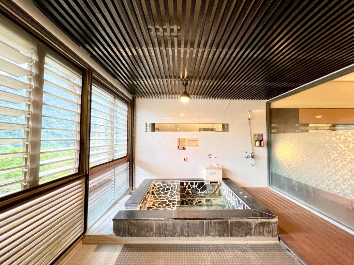 Wulai Sunglyu Hot Spring Resort Esterno foto