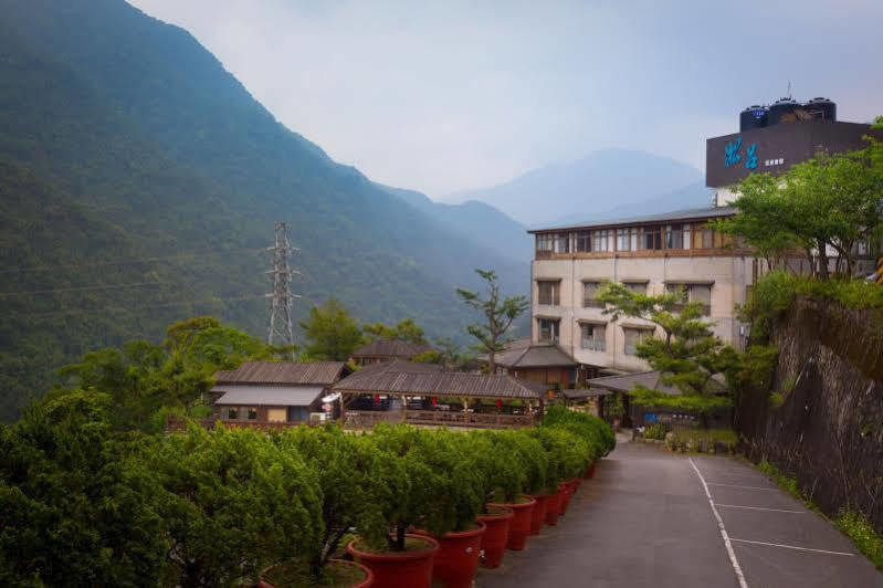 Wulai Sunglyu Hot Spring Resort Esterno foto